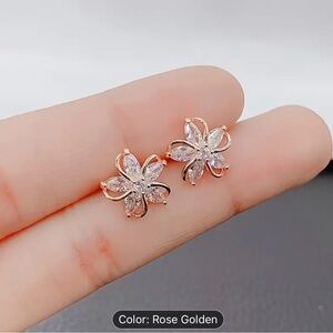 NEW Golden Flower Design Stud Earrings 925 Sterling Silver